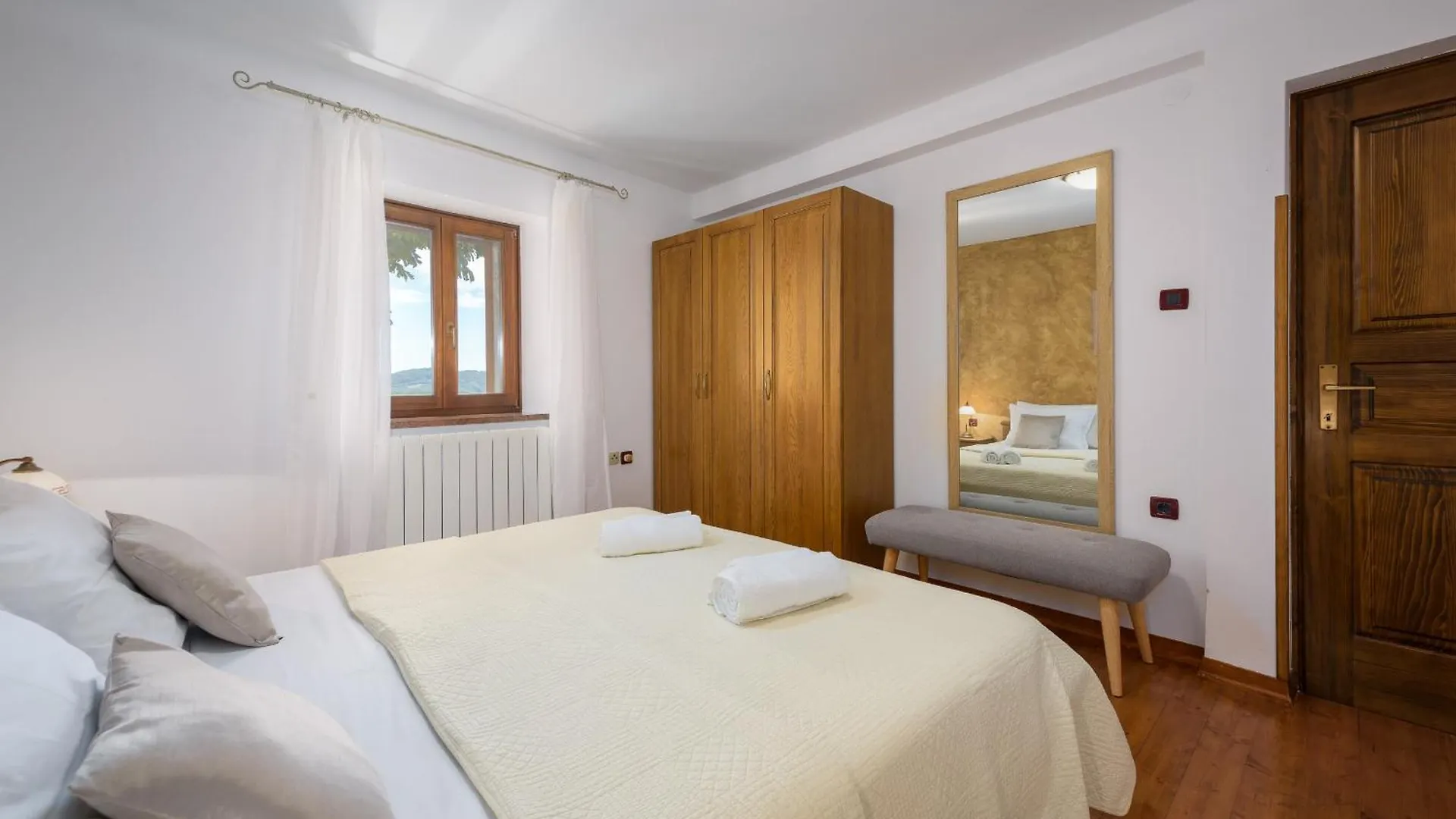 Villa Zamask For 7 People In Central Istria With Jacuzzi & Sauna Croatia