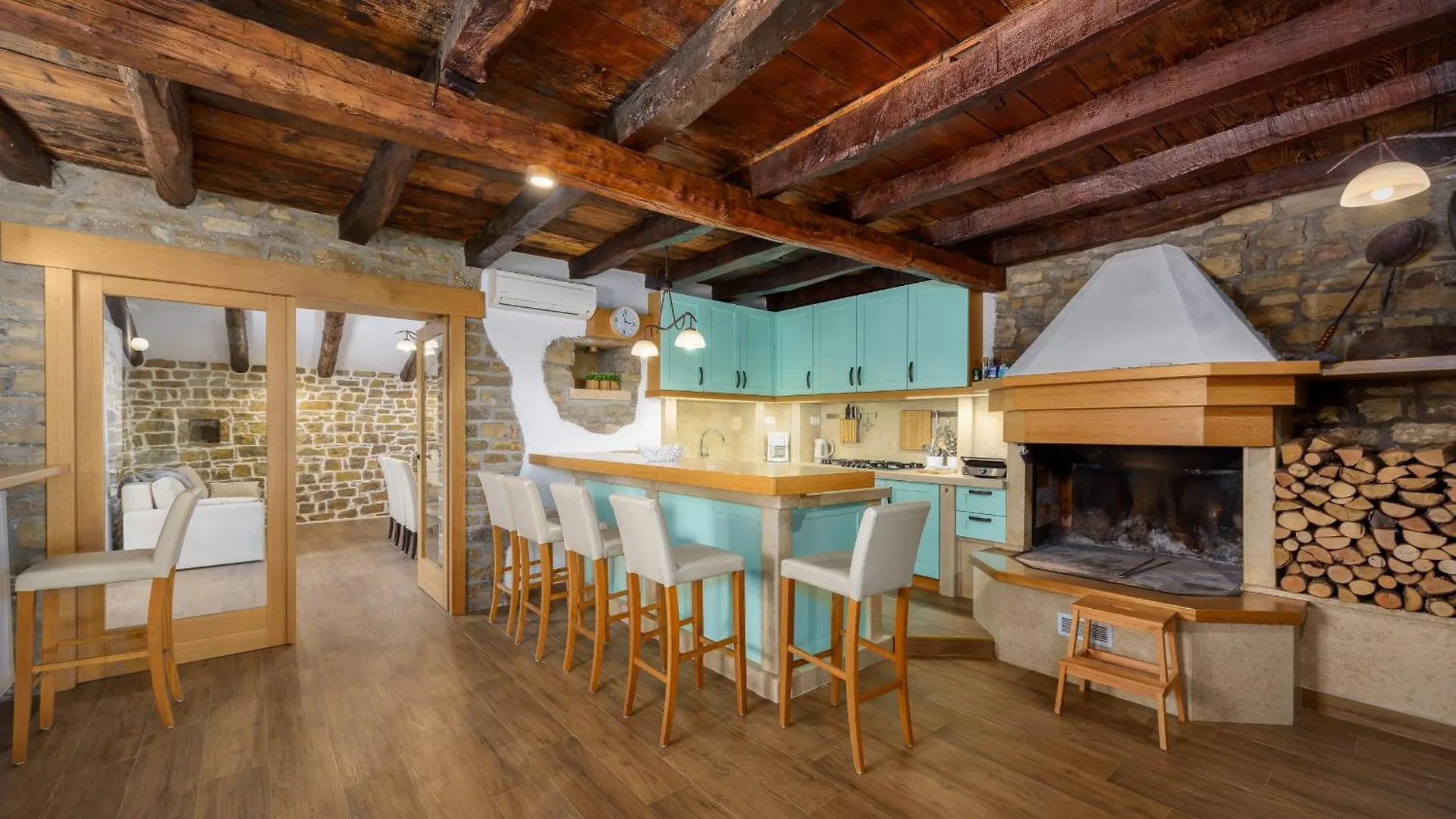 Villa Zamask For 7 People In Central Istria With Jacuzzi & Sauna