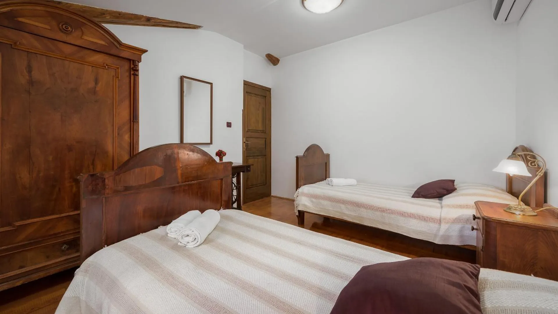 Villa Zamask For 7 People In Central Istria With Jacuzzi & Sauna