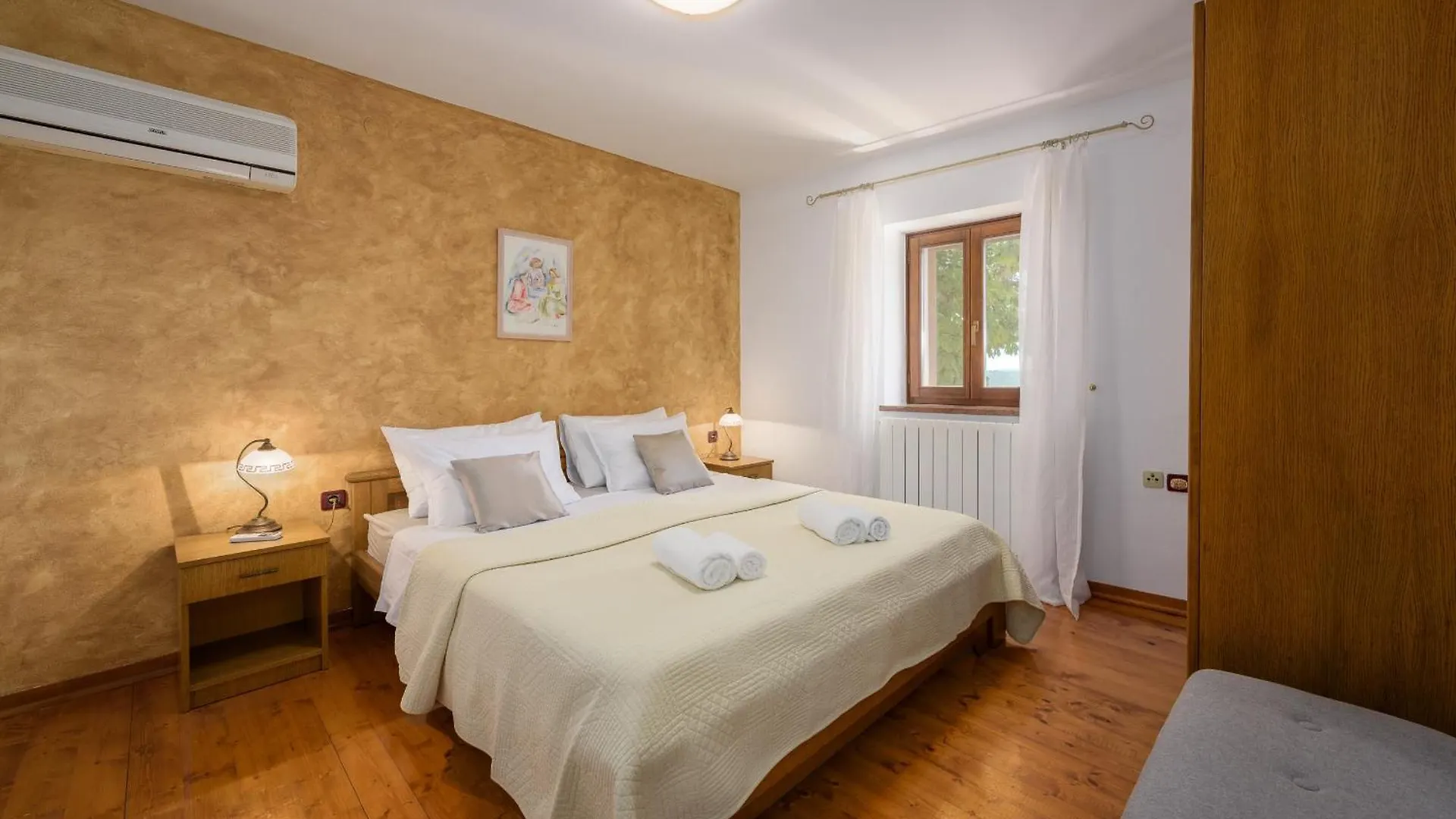 Villa Zamask For 7 People In Central Istria With Jacuzzi & Sauna Croatia
