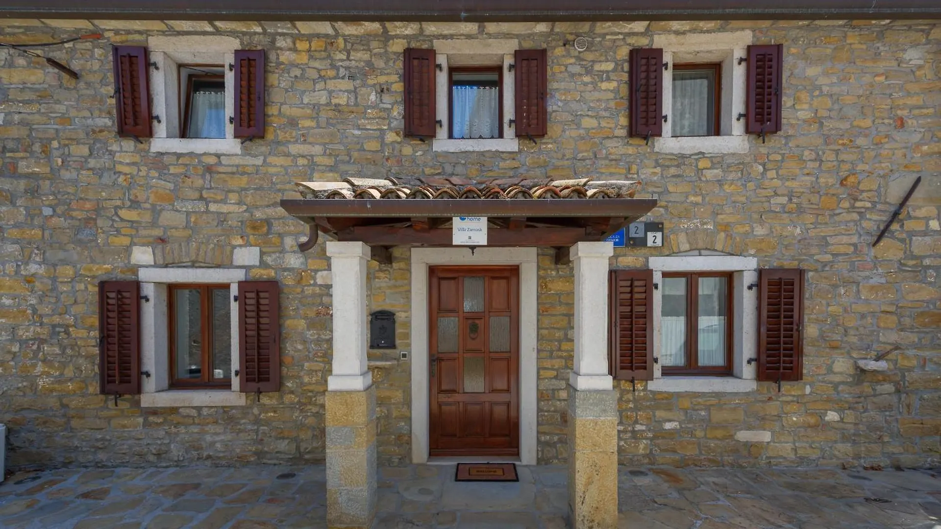 Villa Zamask For 7 People In Central Istria With Jacuzzi & Sauna