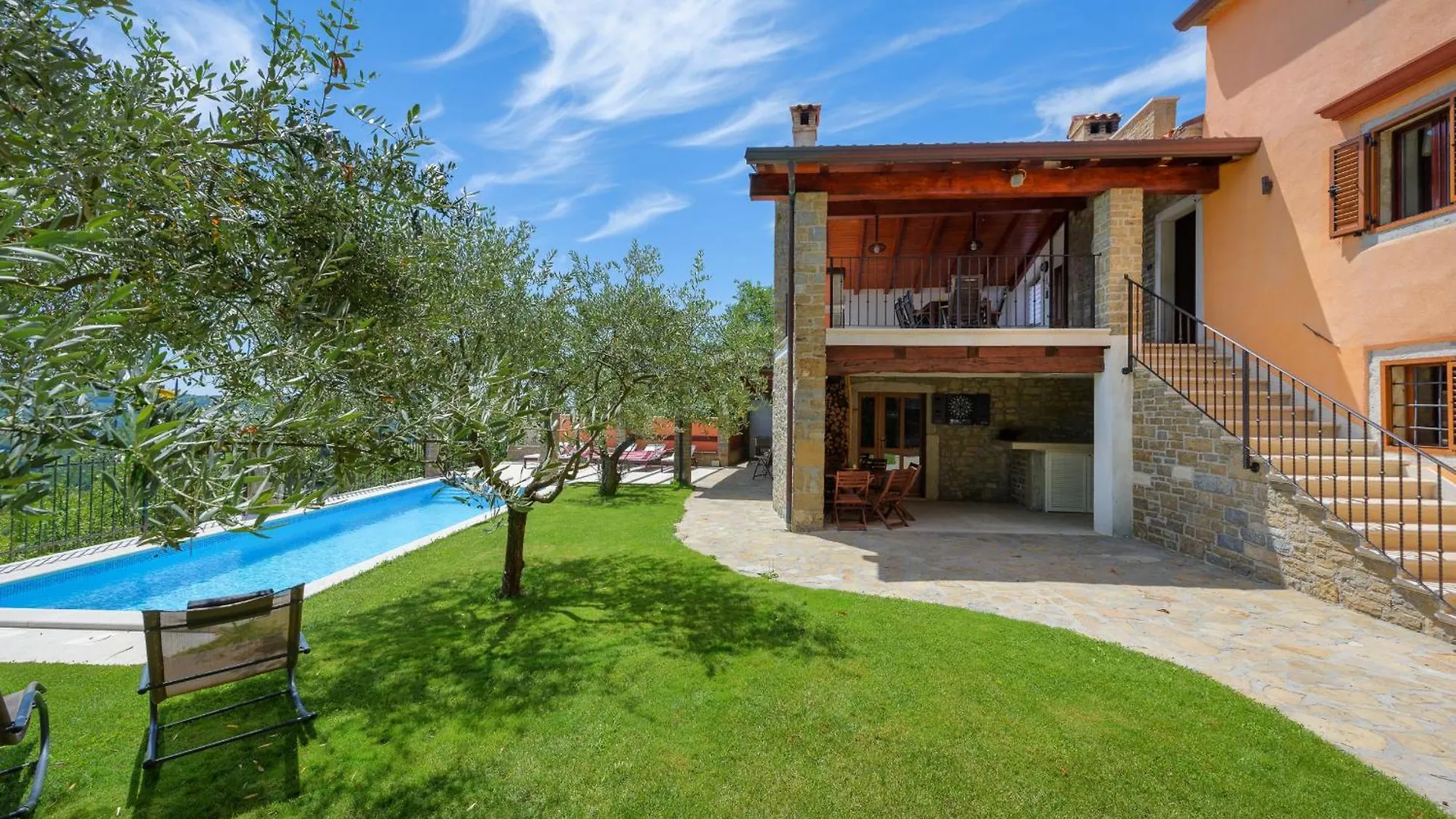 Villa Zamask For 7 People In Central Istria With Jacuzzi & Sauna