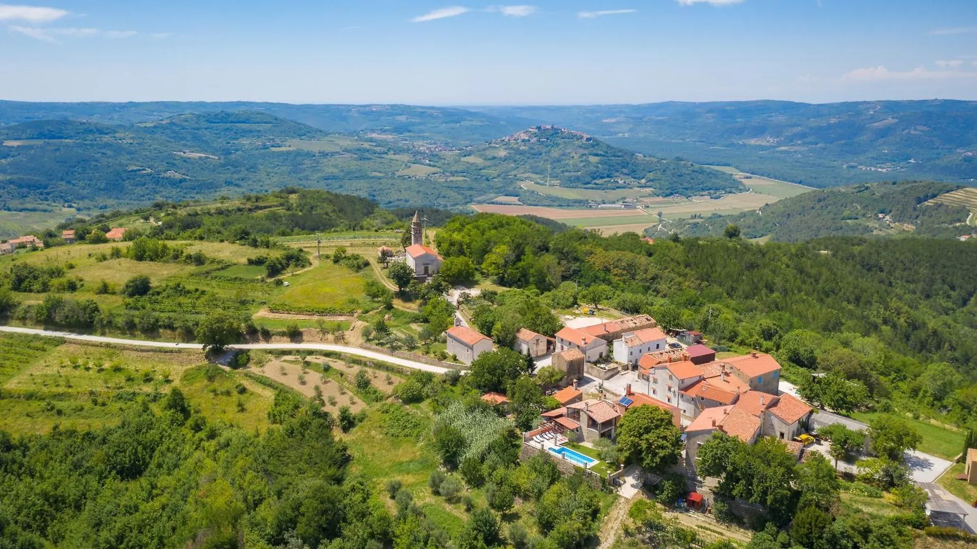 Villa Zamask For 7 People In Central Istria With Jacuzzi & Sauna